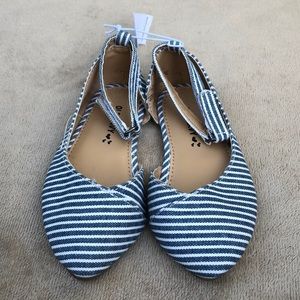 Old Navy Toddler size 7 ankle strap flats